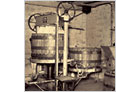 Historische Kelter - So kelterte Adam Trautwein Anfang des 20. Jahrhunderts Wein in Lonsheim